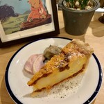 Fortune comes in at the merry gate - じゃがいもとミートソースのキッシュ