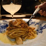 テアトロアッカ - マダコとマグロほほ肉のシチリア風ソースパスタ