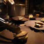 テアトロアッカ - 鮑の蒸し焼き/美茄子/燻製チーズ