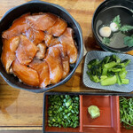 観光荘 - サーモンまぶし丼