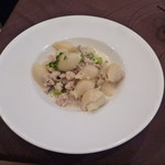 TAKASHI - 鶏ひき肉と枝豆のクリームソース　コンキリエ