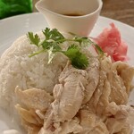 タイ料理 スワンナプームタイ - カオマンガイ 900円 単品