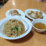 Chuuka Ryouri Tonchinkan - 炒飯大盛り、焼餃子、水餃子