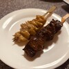 焼鳥家 日乃出 - かわ 160円、きも 180円