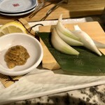 牛たん大好き 焼肉はっぴぃ - 花咲き牛タンについてくる野菜など