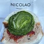 NICOLAO Coffee And Sandwich Works - オリーブとトマトのプロヴァンサル。