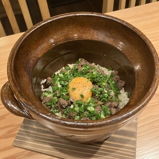 牛しぐれとゴボウの土鍋ご飯