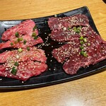 Yakiniku Kankokuryouri Yaku Yaku Shokudou - 