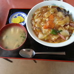 Shiyakusho Shokudou Tosu Hanten - 中華丼(500円)・・・ボリュームたっぷり、味も本格的です。