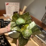恵比寿焼肉 ホルモン富士 - 胡麻の葉おにぎり