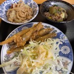 ふるさと - キビナゴの天ぷらとサラダ、すき焼き風煮物、焼きうどん