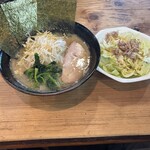 梅家 舎弟 - ネギラーメン　キャベチャ