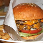 ダブルチーズバーガー 1.650円