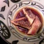 みなと - 小鉢は魚の粗煮