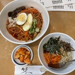 平壌冷麺食道園 - ビビン冷麺とビビンバセット