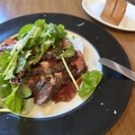 チムニー・ギオット - 牛ランプ肉のタリアータ
