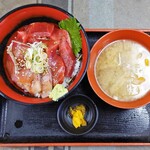 KANSEI - マグロとブリの漬丼＆豚汁 (日替りB)