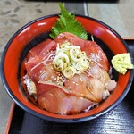 KANESEI - マグロとブリの漬丼