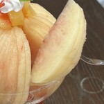 フルーツすぎ - 桃まるごとパフェ(浅間白桃) 2,800円