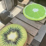 フルーツすぎ - テイクアウトの椅子