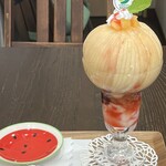 フルーツすぎ - 桃まるごとパフェ(浅間白桃) 2,800円