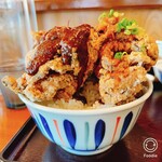 デカ盛り唐揚げ丼専門店キッチンBUSSTOP 三郷駅前店 - 