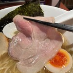 酒肴場 屯 - 低温調理のカタロースチャーシューはしっとり美味