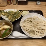 Jigona Teuchi Udon Chika - ・肉汁うどん（冷つけ・小盛）