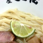 麺屋くろ松 - このすだちがいい仕事するっ