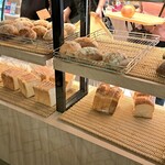 ビゴの店 - チャバタや食パンはありました