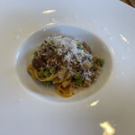 affetto akita - 卵黄の入ったパスタ。24ヶ月熟成したパルミジャーノチーズをテーブルですりおろしてくれます。