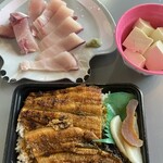 はせ - 鰤のお刺身と絹豆腐を一緒に食べる^ ^