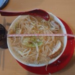 麺屋 むすぶ - 味噌ラーメン（野菜大盛無料）750円　3.5すすり後の野菜と肉