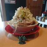 Menya Musubu - 味噌ラーメン（野菜大盛無料）750円　側面