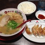 天下一品 - 餃子定食。もちろんこってり！