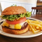 Hamburger＆Cafe BAYSIDE BASE - チーズ＆チーズバーガー