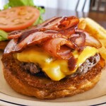 Hamburger＆Cafe BAYSIDE BASE - ベーコンチーズバーガー
