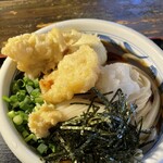 手打うどん 長谷沼 - 生姜とわけぎを投入