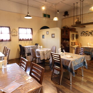 ヨーロッパのレストランをイメージしたお洒落な空間