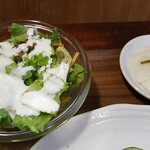 キッチン ブルー グローブ - サラダ、お新香のアップ