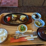 いのしか亭 - ペアバーグ定食1870円