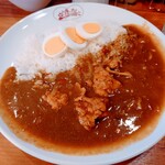 カレー屋中川家 - 令和5年7月
            気まぐれカレー 900円
            とまとのチキンカレー、サラダ