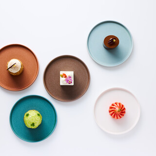 目にも鮮やかなこだわりのひと皿をご提供◆テイクアウトもOK！