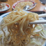 チャンポン福龍 - 黄色がかった蒸し麺♪