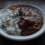 リーズカフェ - チキンカレー。ドリンクがセットになって1,000円也。