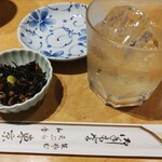 日本そば東京庵 - お通しのひじきと、薬王門(芋、ロック)