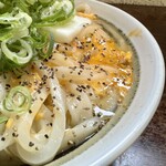 丸池製麺所 - カルピスバターが乗っています。