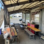 丸池製麺所 - テラス席。