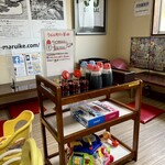 丸池製麺所 - 小さいお子様連れでも安心だと思います。