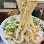 丸池製麺所 - うどんは熱々でモッチモチ。